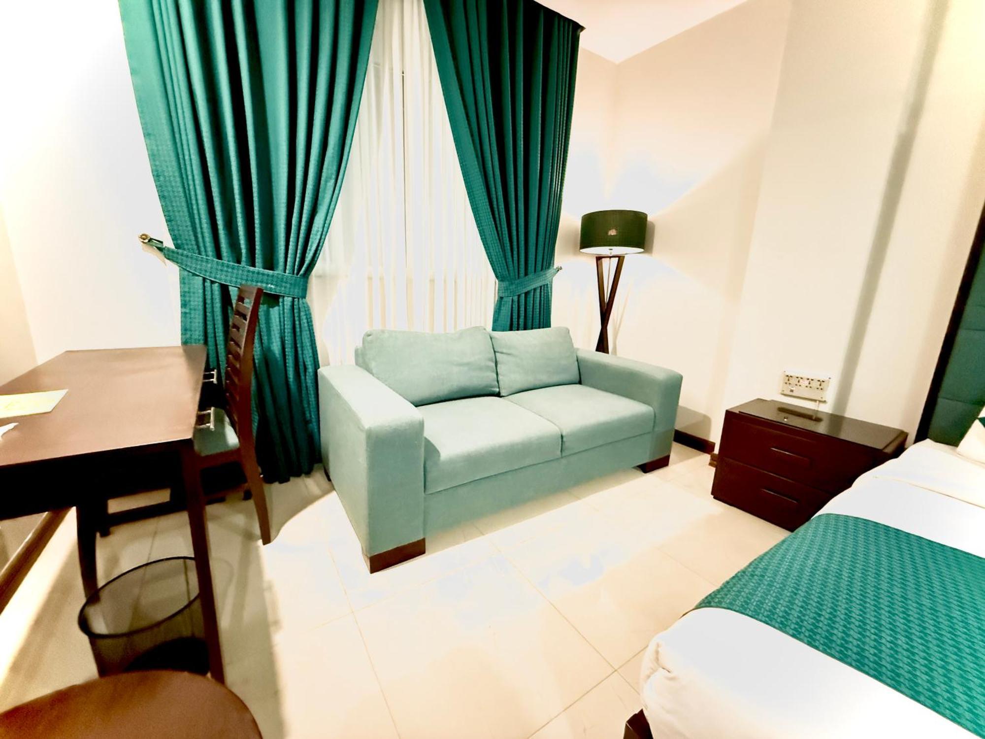 Atlas Hotel Islamabad Esterno foto
